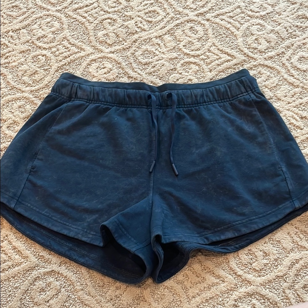 Lululemon diamond dye navy shorts